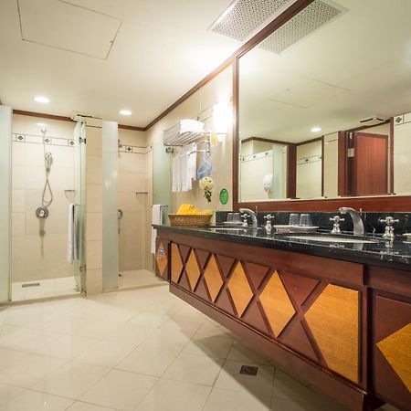 Formosan Naruwan Hotel Taitung المظهر الخارجي الصورة A bathroom in a hotel